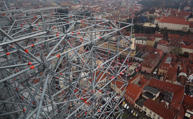 ​S oba zvonika zagrebačke katedrale uklonjeno oko 2500 kamenih elemenata, svaki se 3D skenira i rade se novi